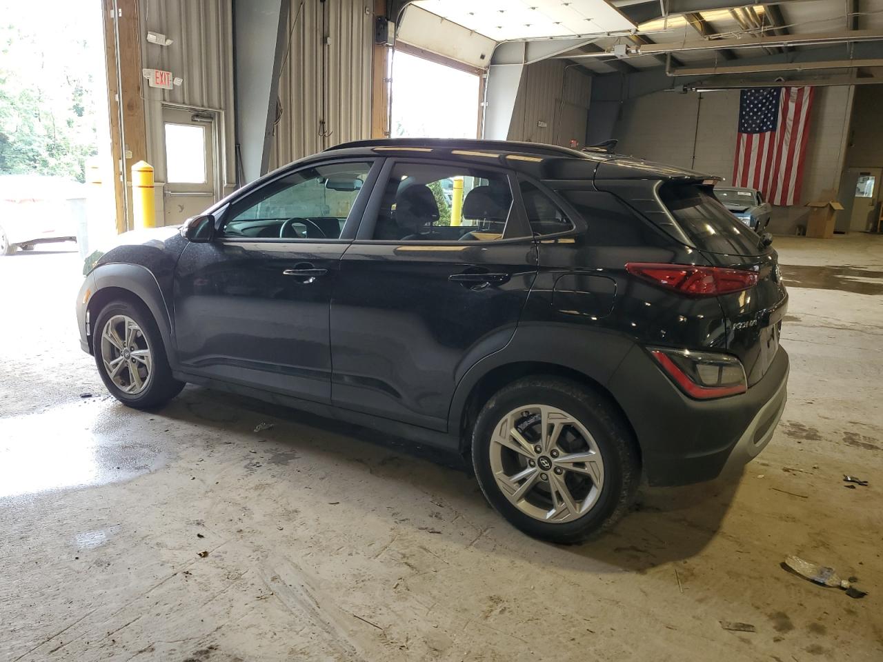 KM8K3CAB9PU967318 Hyundai Kona SEL 2