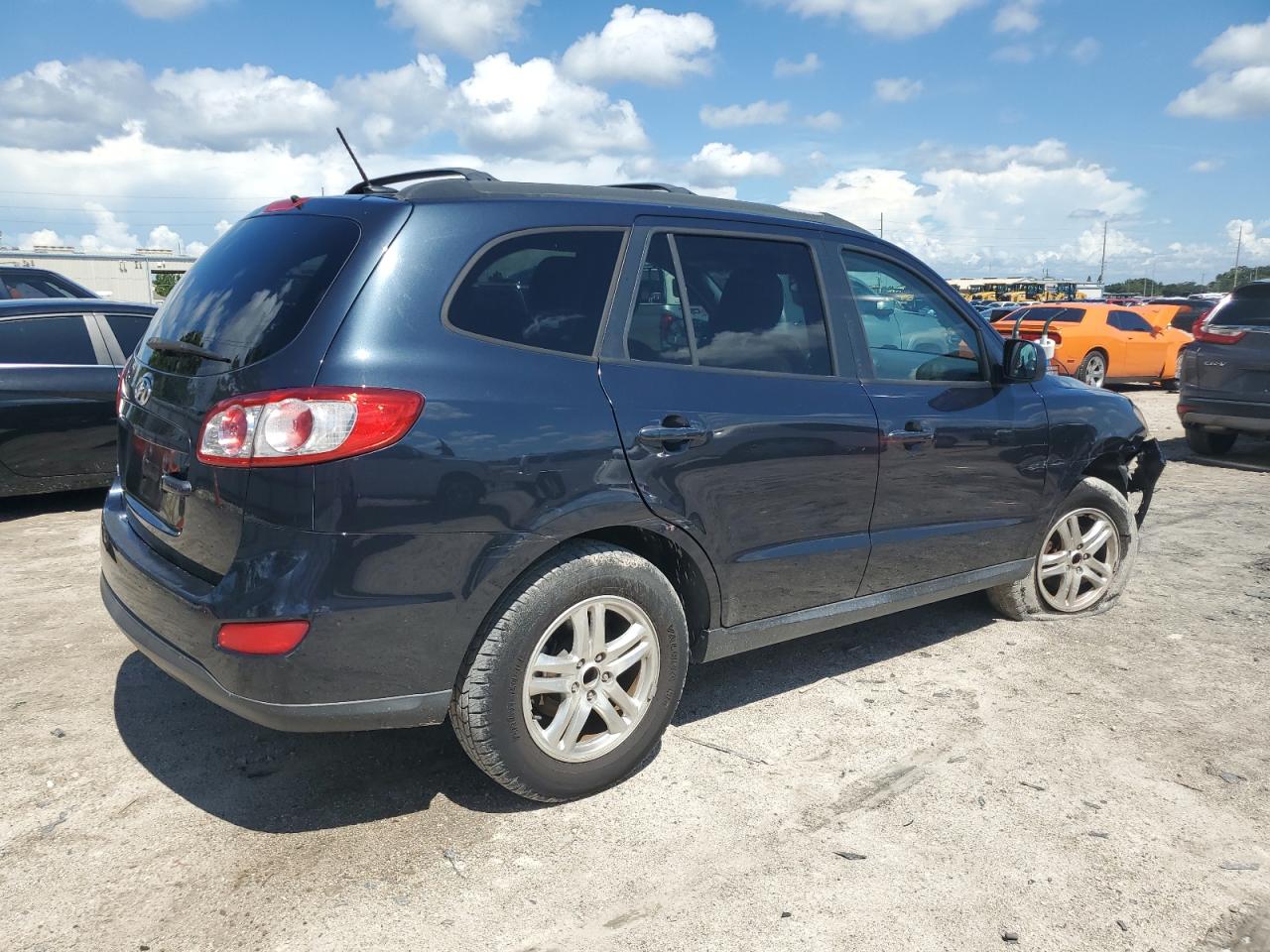 2012 Hyundai Santa Fe - Image 3