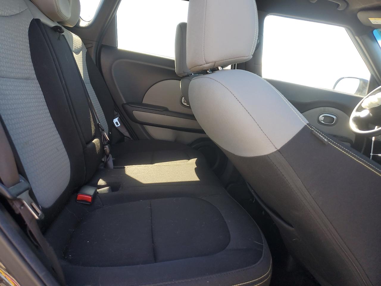 2015 Kia Soul + VIN: KNDJP3A5XF7187890 Lot: 63140014