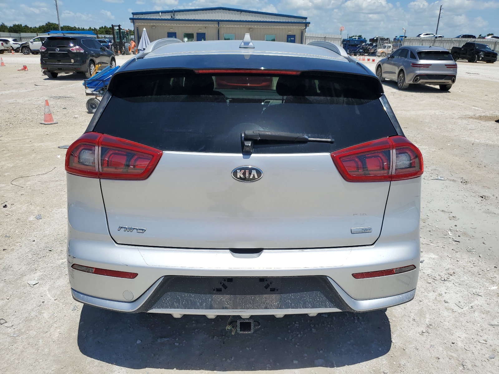 KNDCB3LC8H5091046 2017 Kia Niro Fe