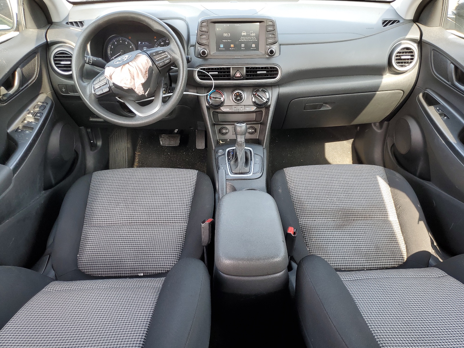 KM8K12AA4MU610096 2021 Hyundai Kona Se