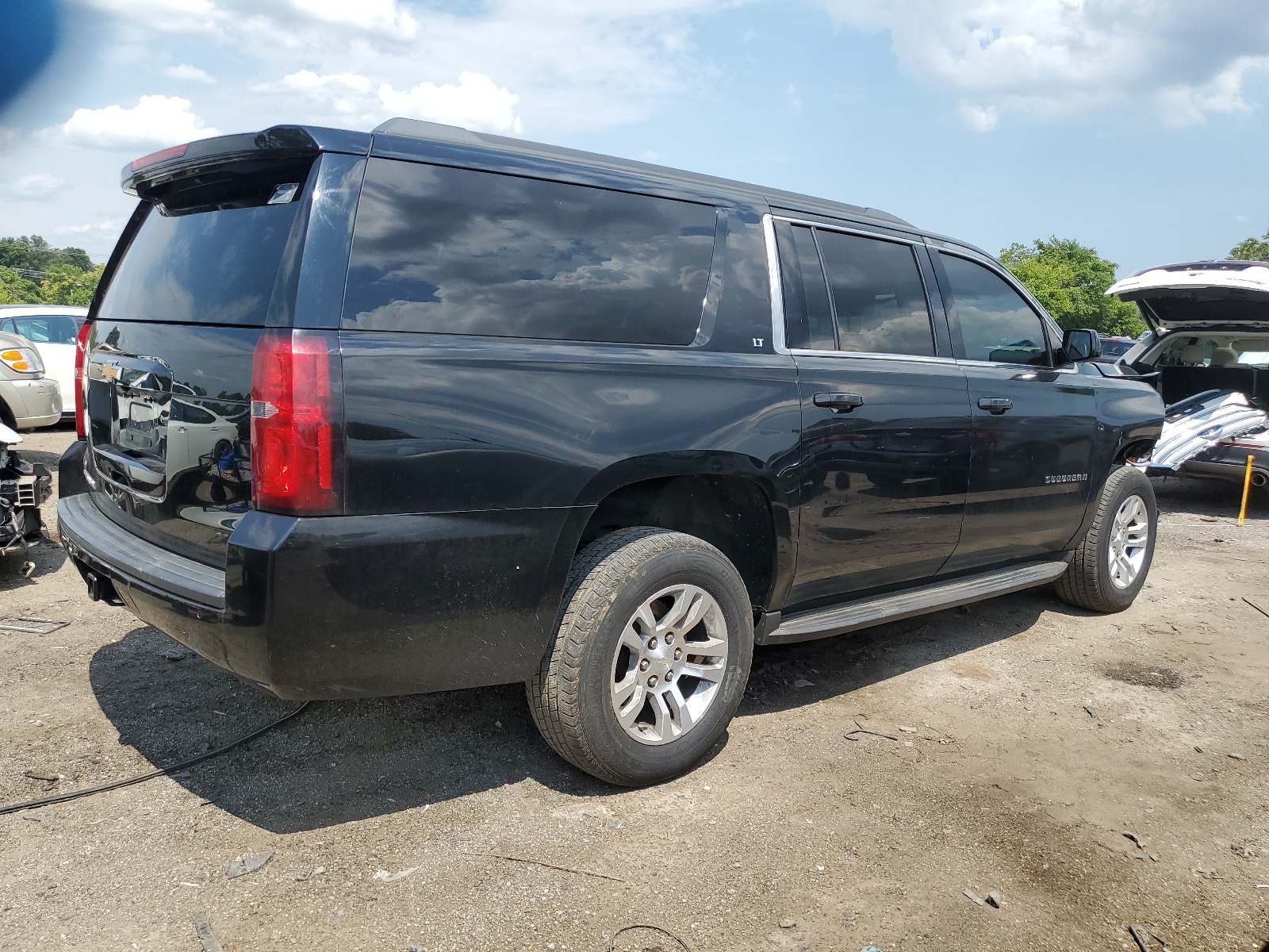 1GNSKHKC6HR231833 2017 Chevrolet Suburban K1500 Lt