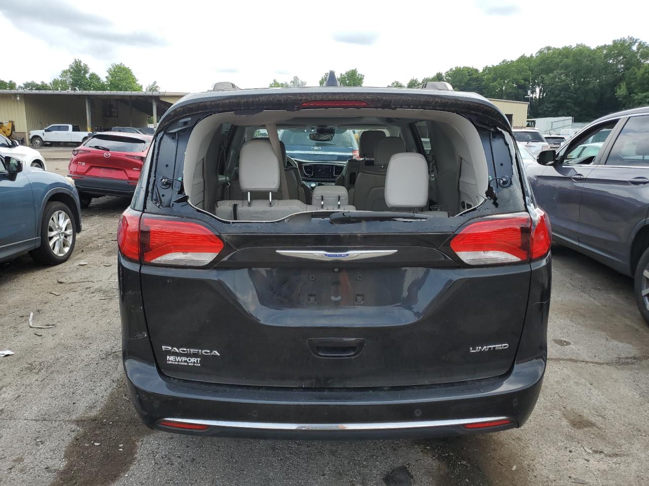 2018 Chrysler Pacifica Limited VIN: 2C4RC1GG8JR154857 Lot: 62831024