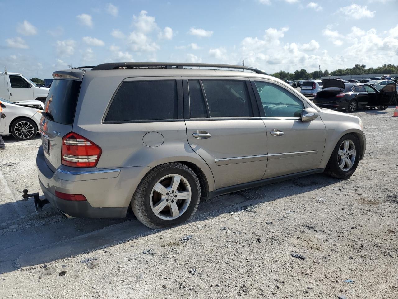 2007 Mercedes-Benz Gl 450 4Matic VIN: 4JGBF71E07A136526 Lot: 64301884