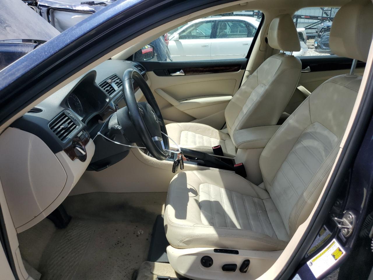 2013 Volkswagen Passat Sel VIN: 1VWCN7A30DC033551 Lot: 58658734