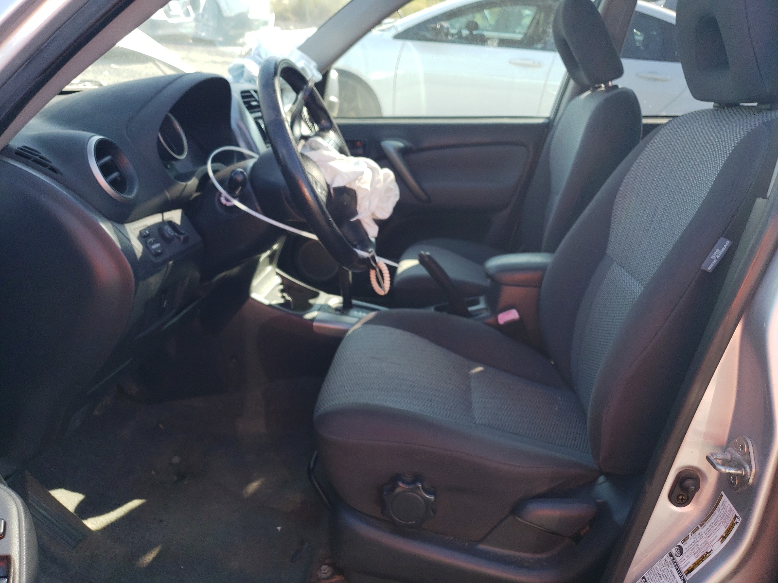 JTEHD20V240008939 2004 Toyota Rav4