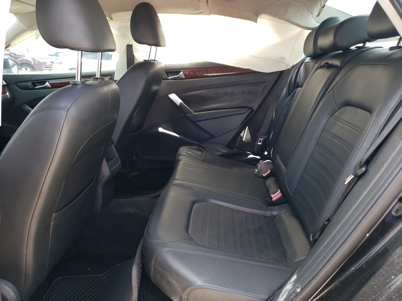 1VWCH7A39CC030282 2012 Volkswagen Passat Sel