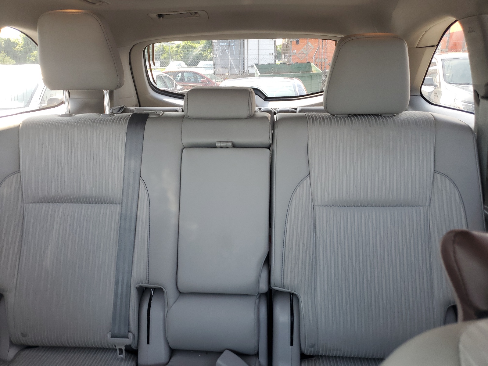 5TDBKRFH2FS160083 2015 Toyota Highlander Le