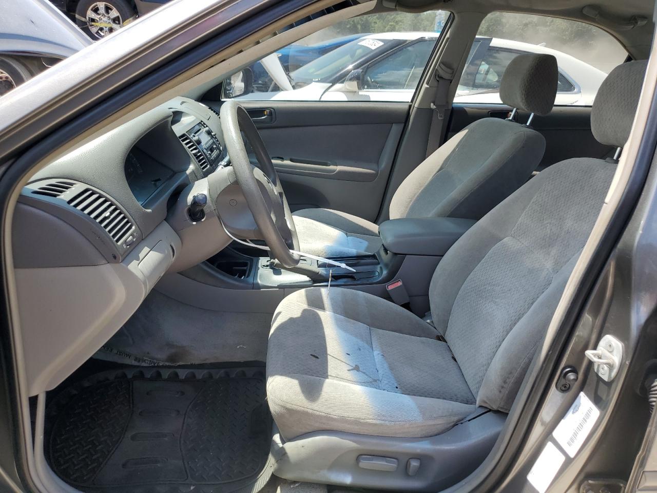 2003 Toyota Camry Le VIN: 4T1BE32K23U738918 Lot: 61702104