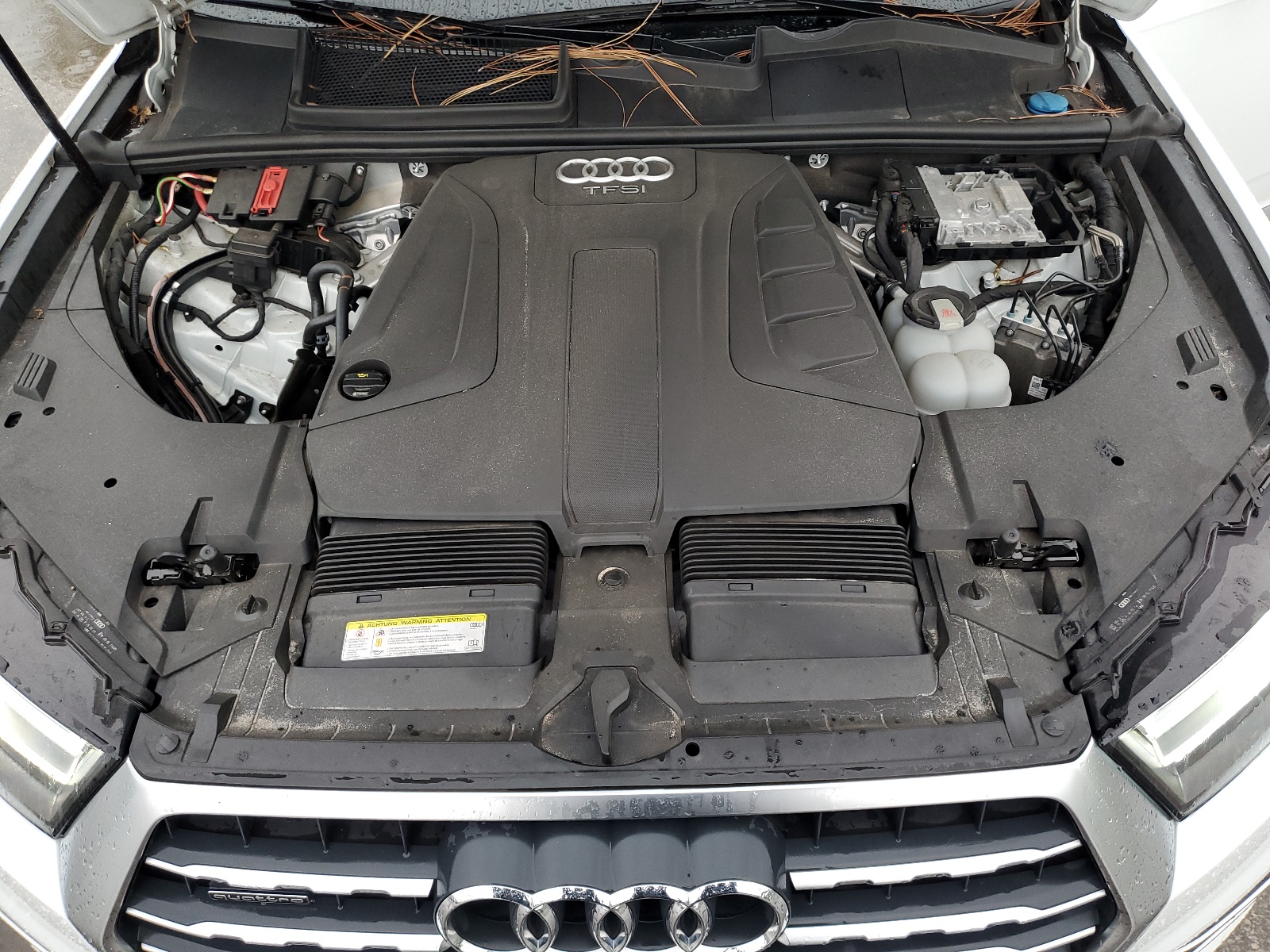 WA1LHAF74JD029490 2018 Audi Q7 Premium Plus