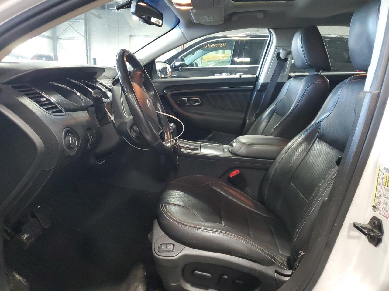 2011 Ford Taurus Limited VIN: 1FAHP2FW5BG102500 Lot: 63331654