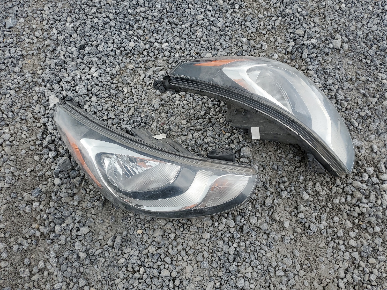 KMHCU5AE1DU063630 2013 Hyundai Accent Gls