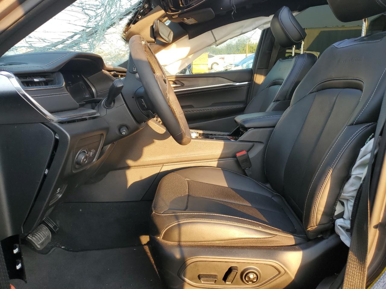 2023 Jeep Grand Cherokee L Overland VIN: 1C4RJJDG5P8818997 Lot: 62749524