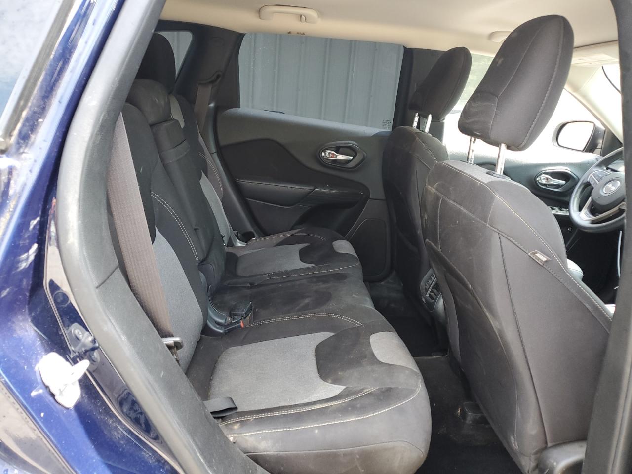 2015 Jeep Cherokee Sport VIN: 1C4PJLAB5FW590358 Lot: 61264664