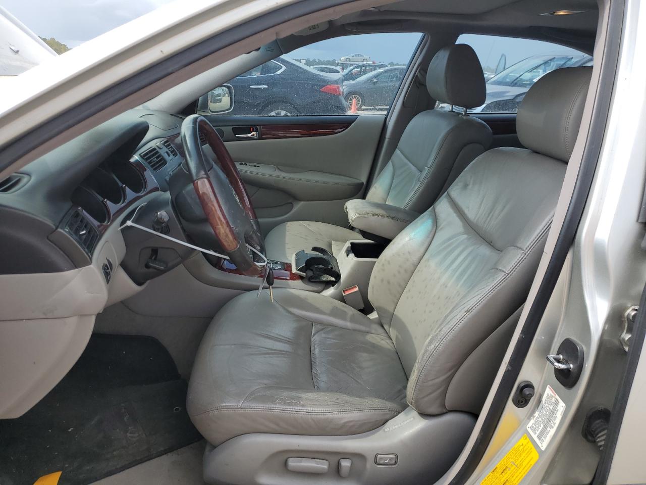 2002 Lexus Es 300 VIN: JTHBF30G820055870 Lot: 62770234