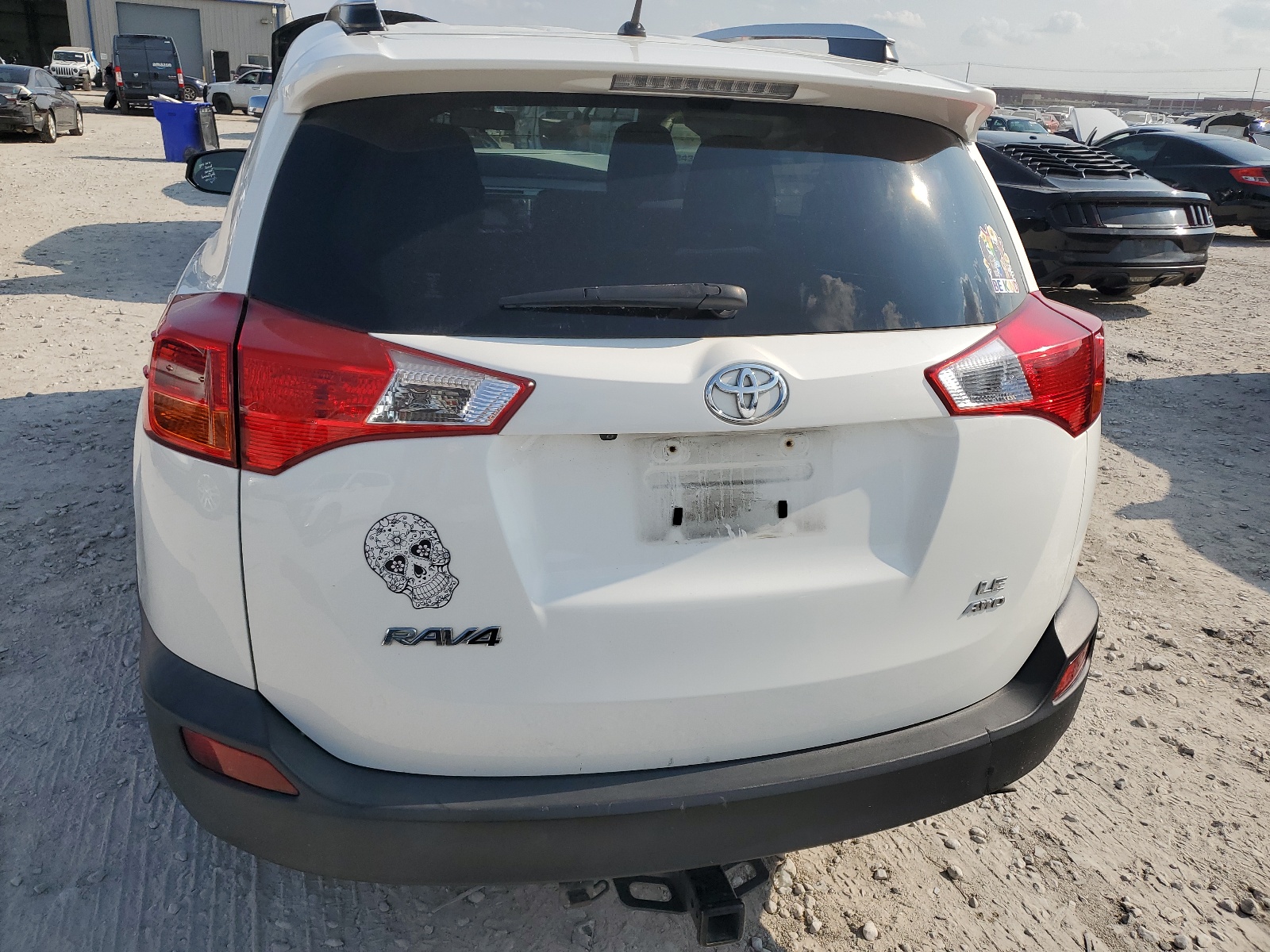 2015 Toyota Rav4 Le vin: JTMBFREV7FJ033130