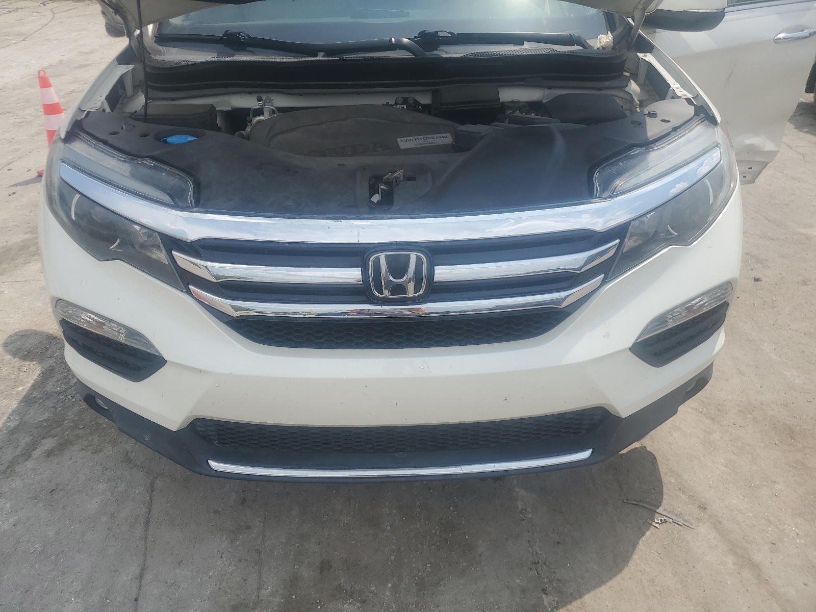 5FNYF5H9XHB015507 2017 Honda Pilot Touring