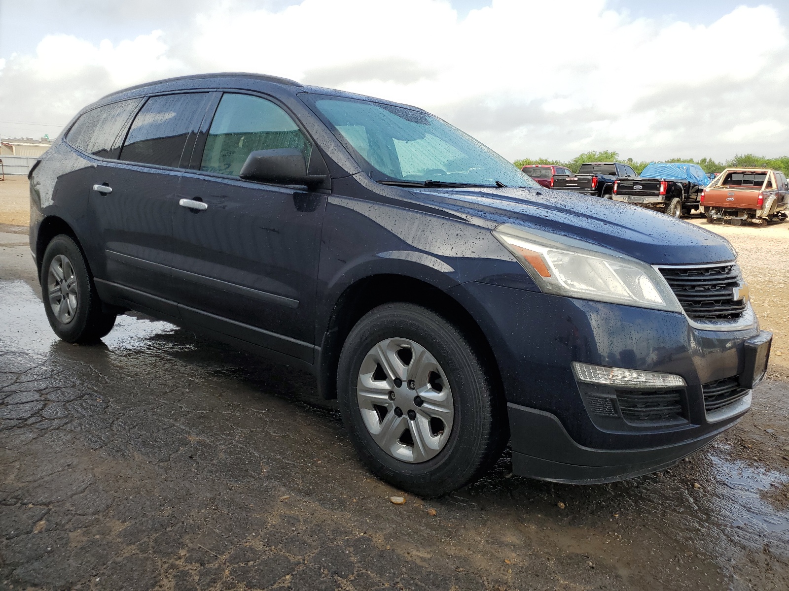 2017 Chevrolet Traverse Ls vin: 1GNKRFED0HJ299287