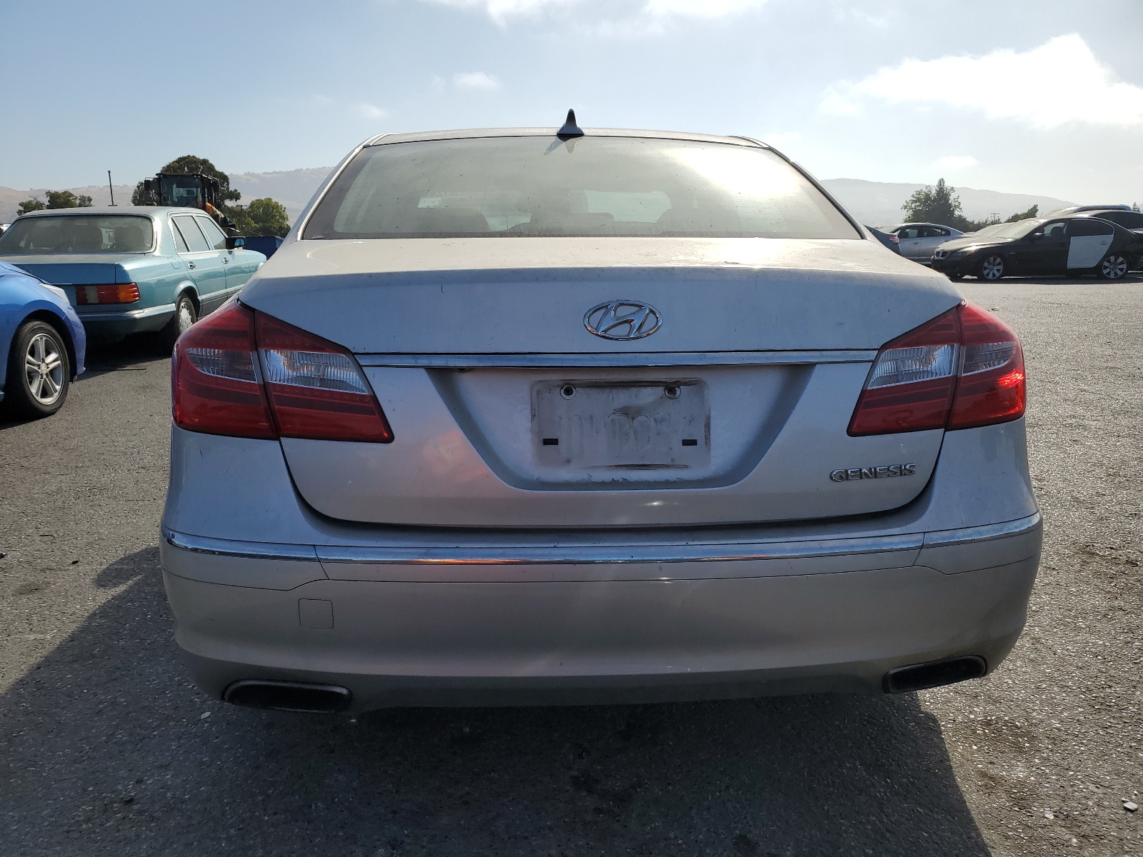 2013 Hyundai Genesis 3.8L vin: KMHGC4DD8DU247366