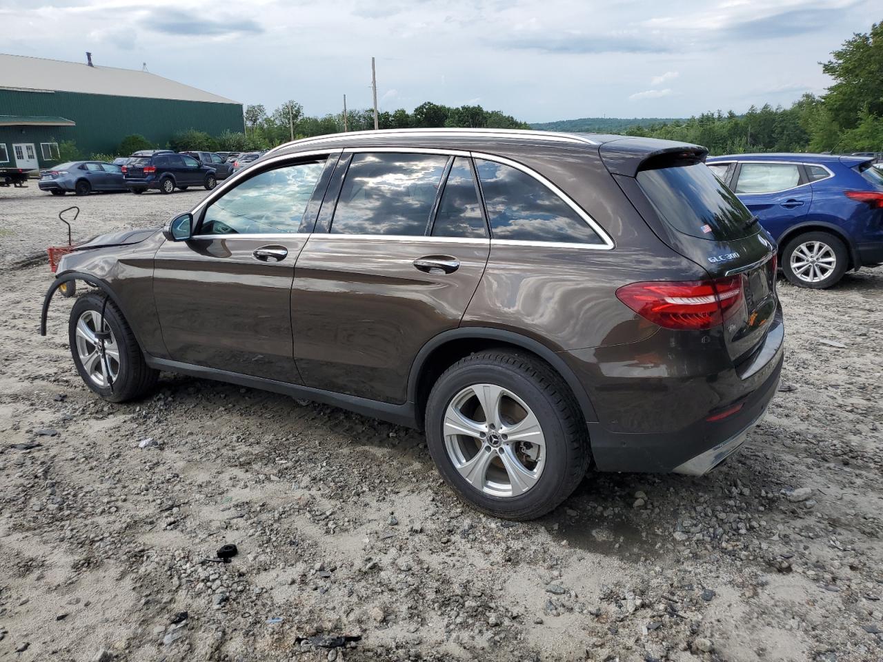 WDC0G4KB8JV070121 2018 MERCEDES-BENZ GLC - Image 2