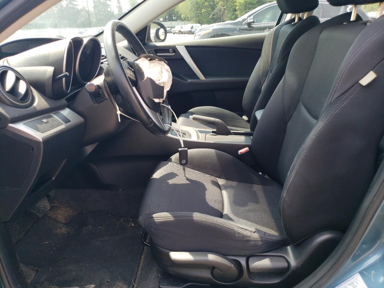 2010 Mazda 3 S VIN: JM1BL1S61A1231640 Lot: 61840694