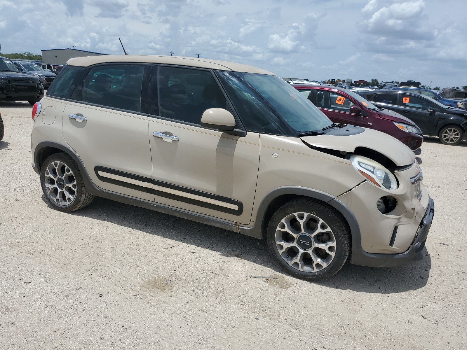 2015 Fiat 500L Trekking vin: ZFBCFADH9FZ031353