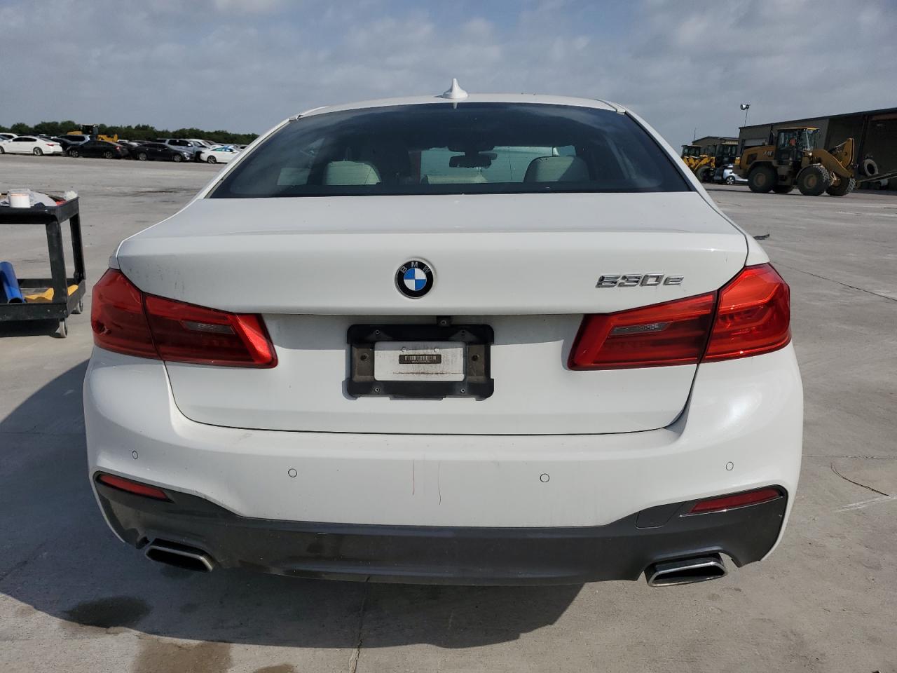 WBAJA9C55JB250334 2018 BMW 530E