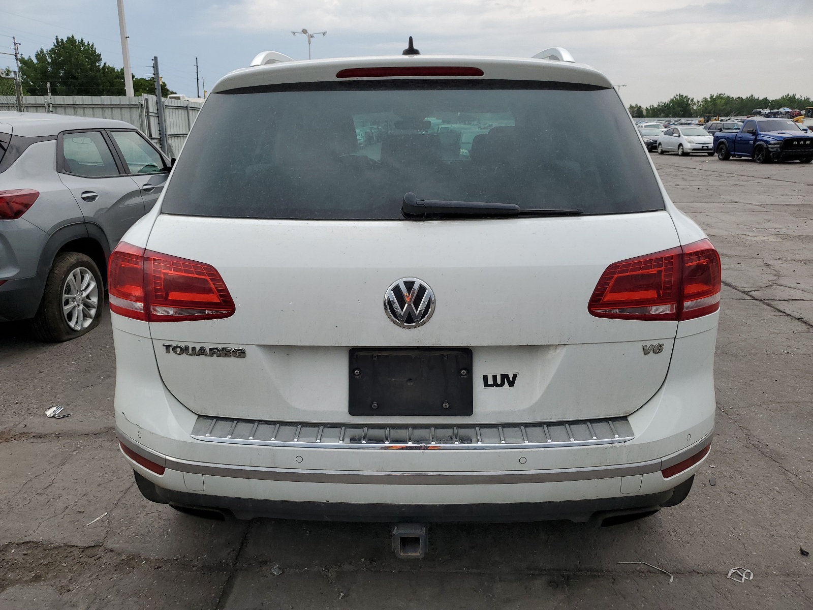 WVGEF7BP5HD006903 2017 Volkswagen Touareg Sport