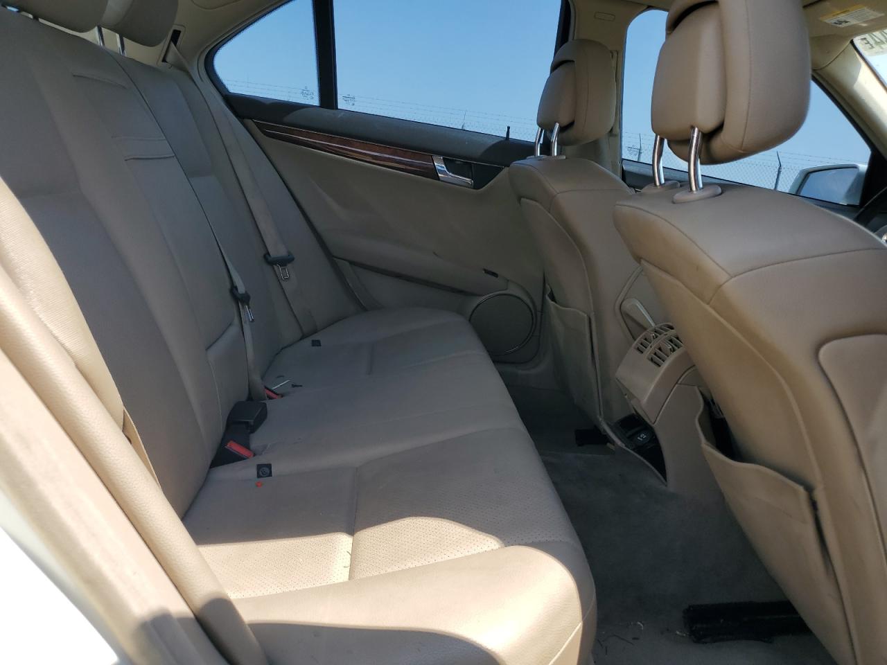 2011 Mercedes-Benz C 300 VIN: WDDGF5EB1BR175950 Lot: 62489544