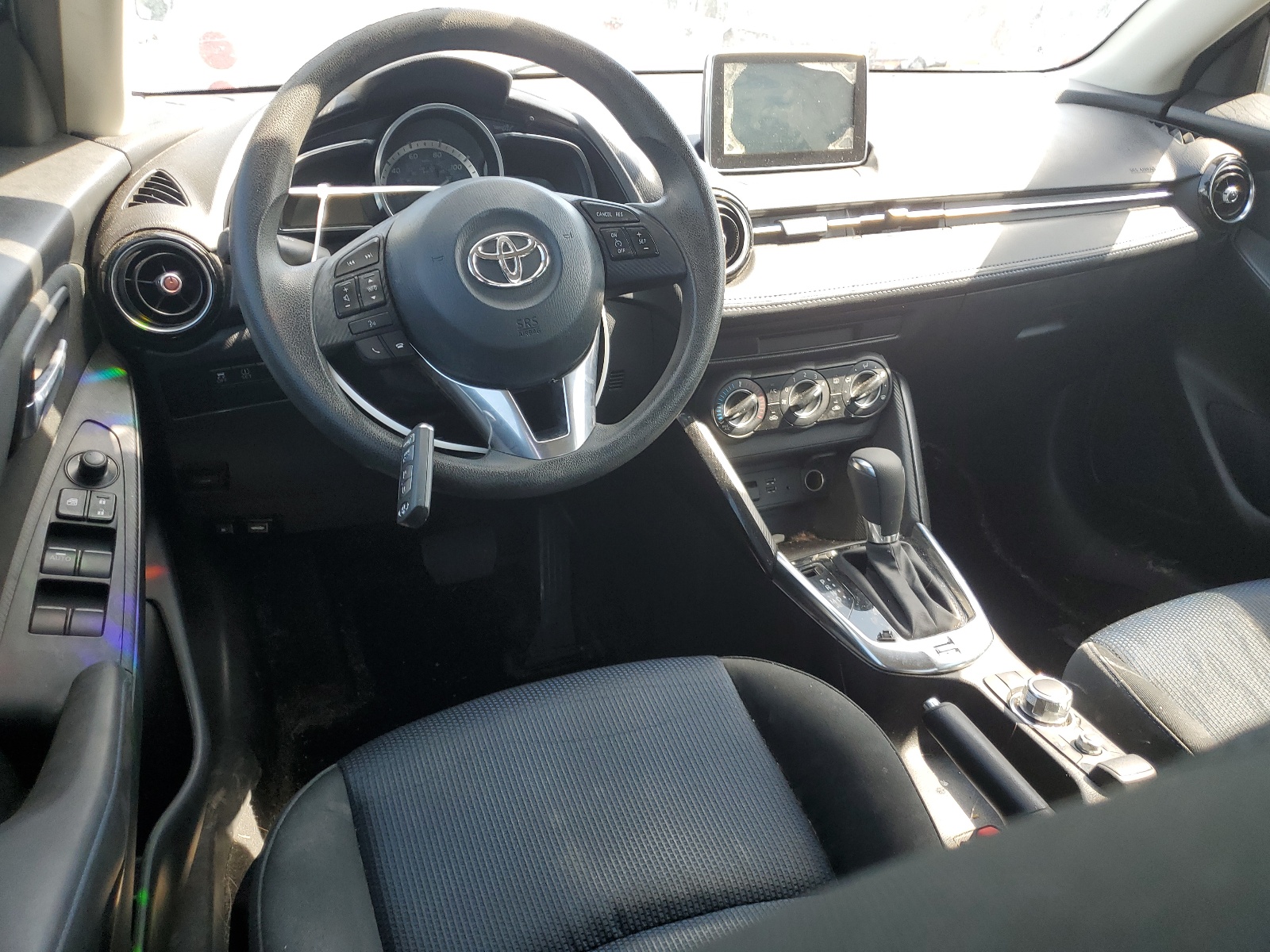 3MYDLBYVXHY156604 2017 Toyota Yaris Ia