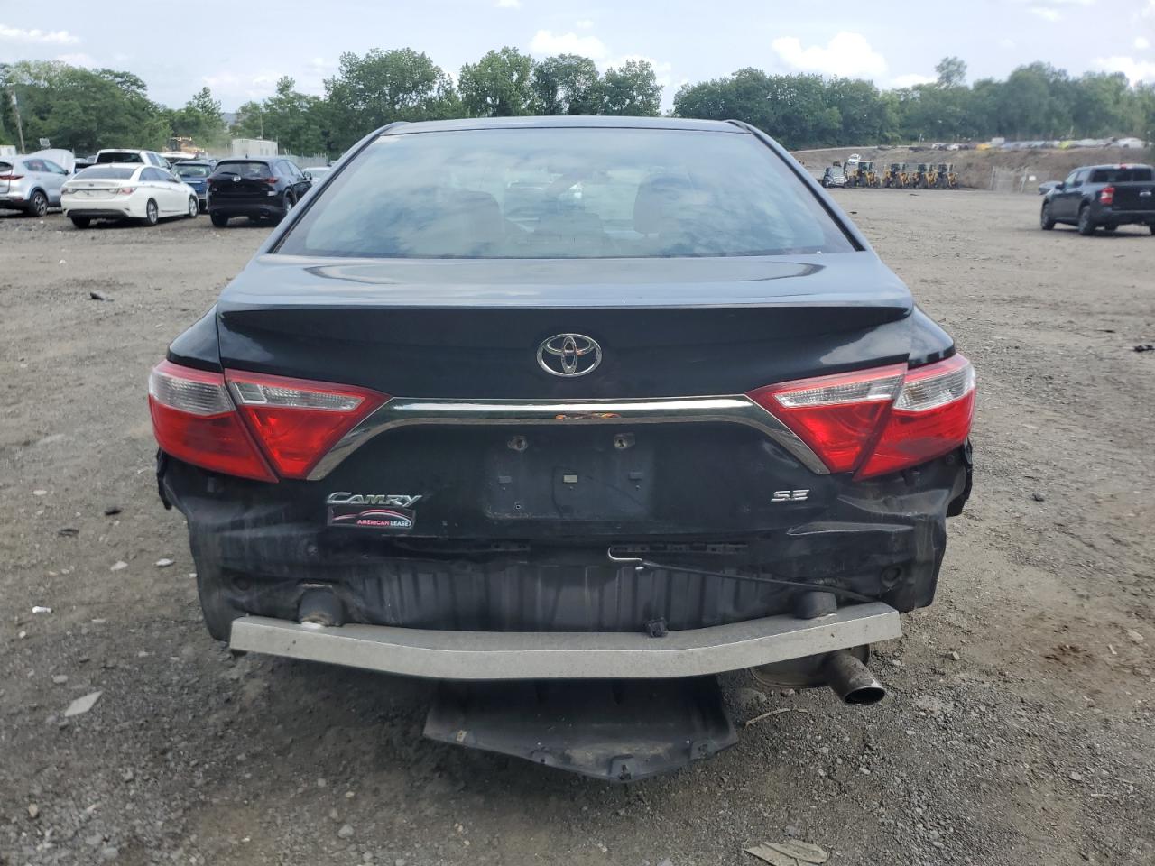 4T1BF1FK0GU143518 2016 Toyota Camry Le