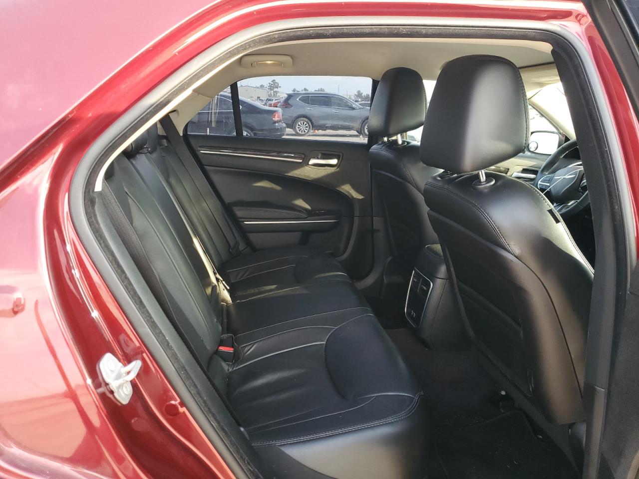 2016 Chrysler 300 Limited VIN: 2C3CCAAG2GH307895 Lot: 63035024