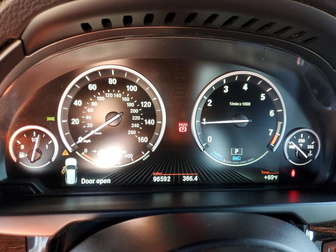 2018 BMW X5 Xdr40E VIN: 5UXKT0C52J0V99698 Lot: 61485254