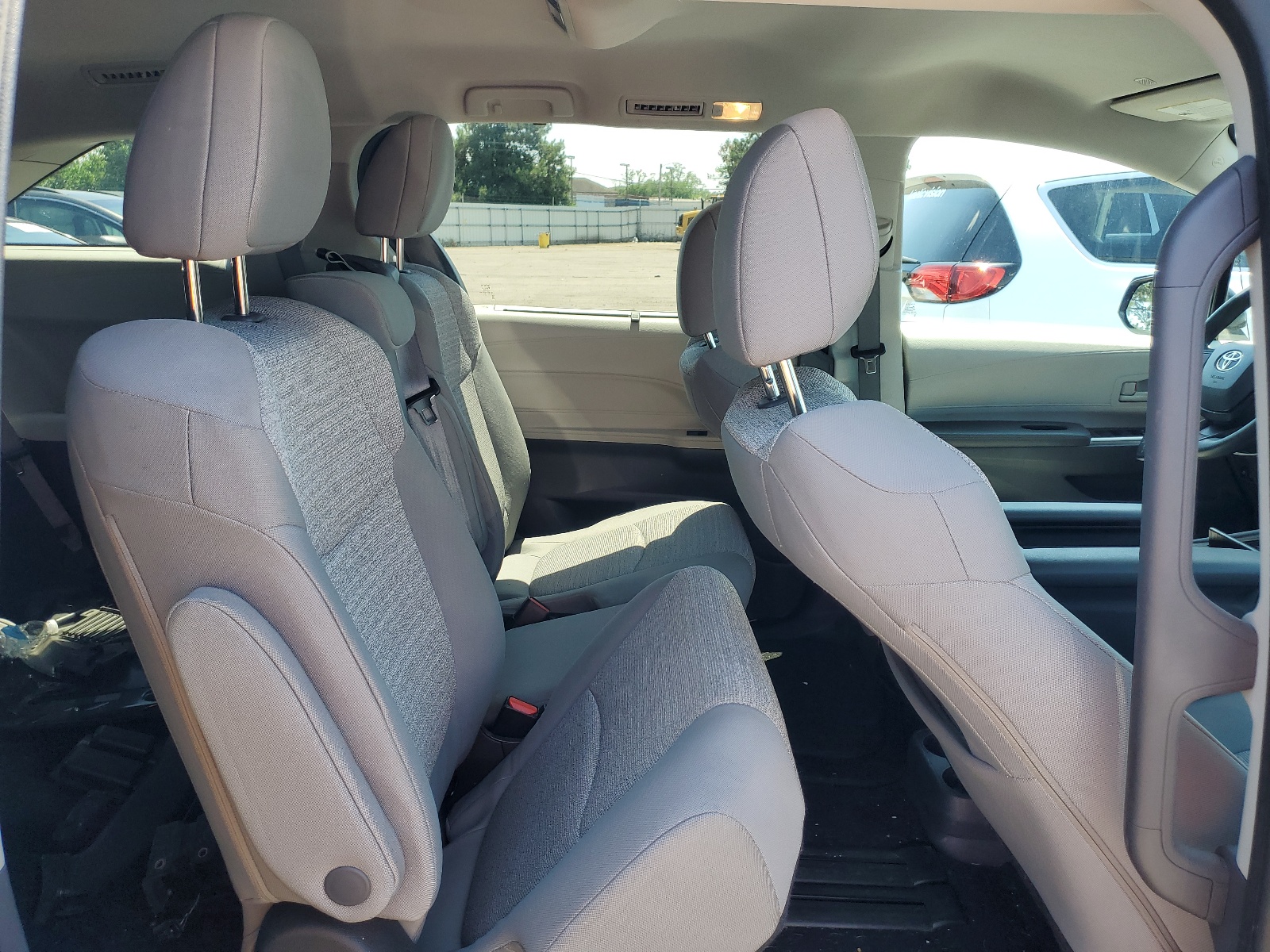 5TDKRKEC5NS107241 2022 Toyota Sienna Le