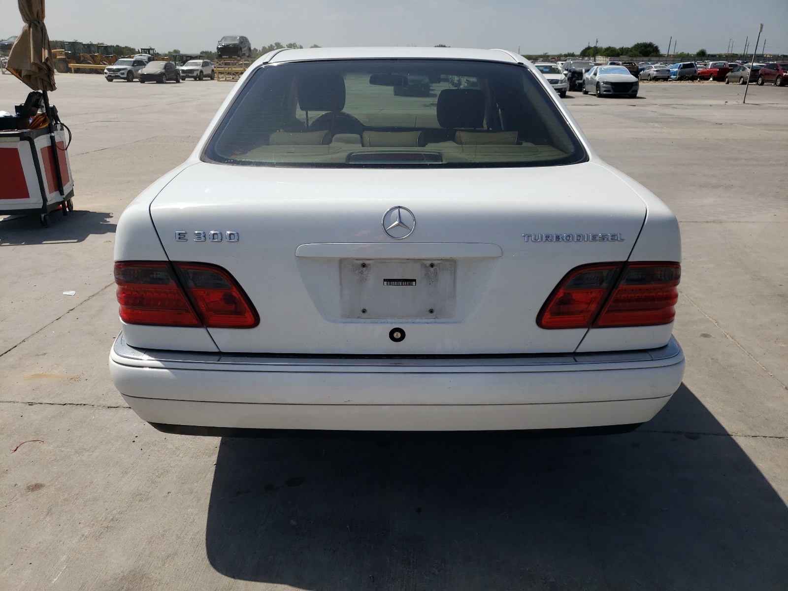 WDBJF25H5XA922800 1999 Mercedes-Benz E 300Td