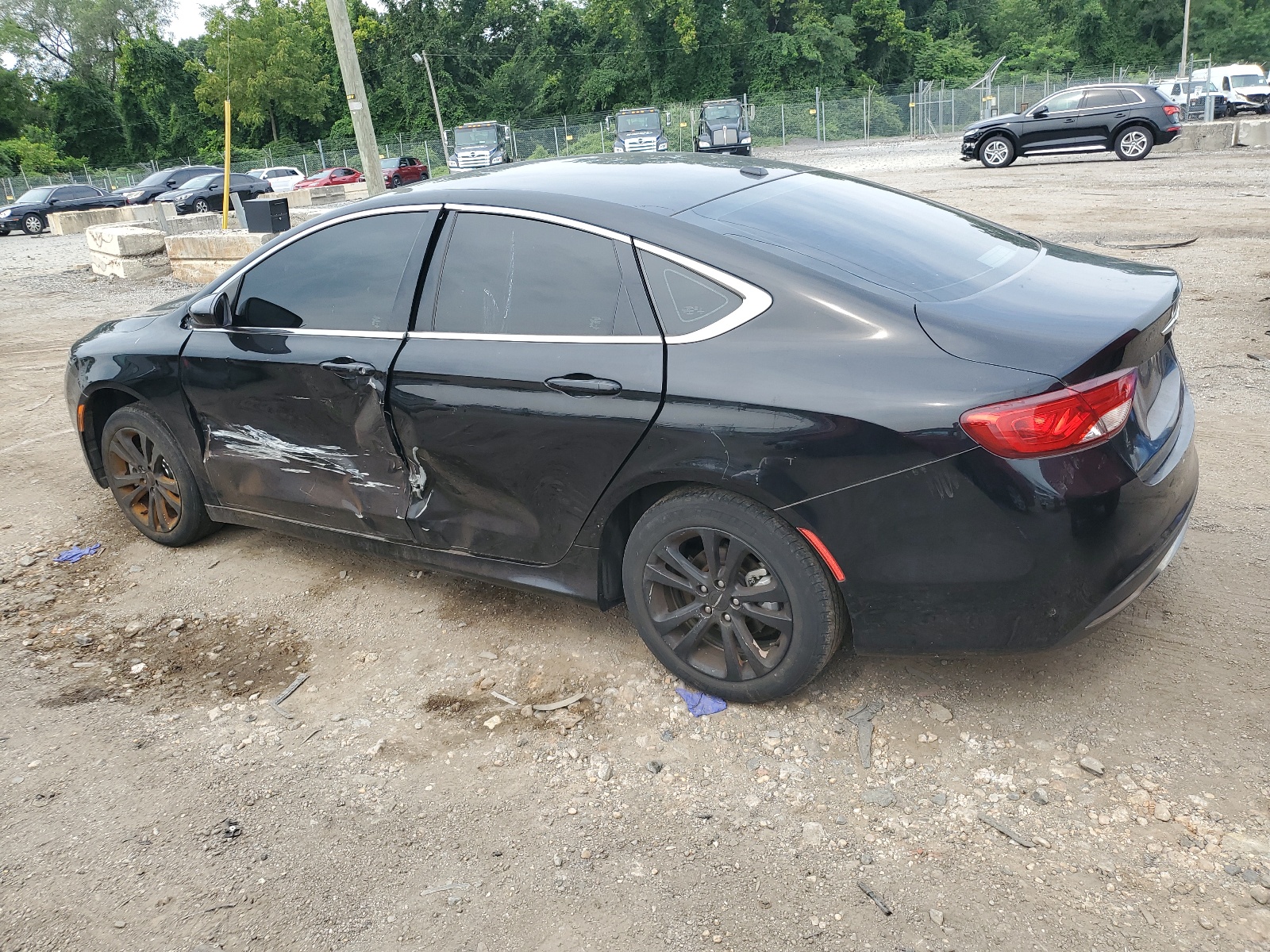 2015 Chrysler 200 Limited vin: 1C3CCCAB6FN692111