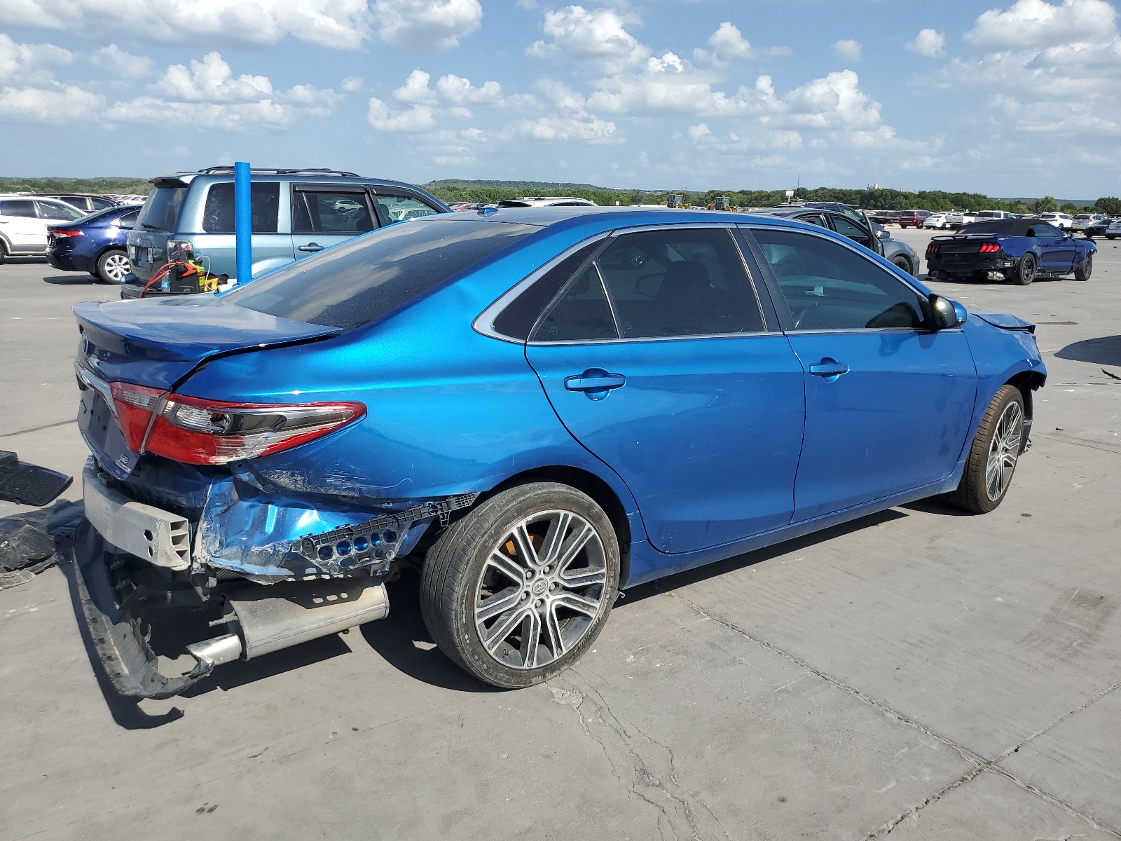 2016 Toyota Camry Le vin: 4T1BF1FK0GU518632