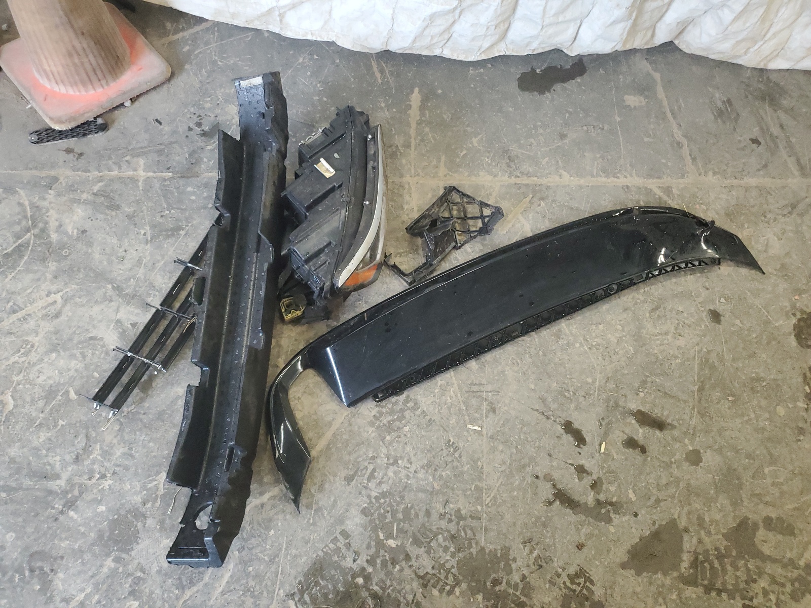 1VWDT7A32HC054367 2017 Volkswagen Passat R-Line