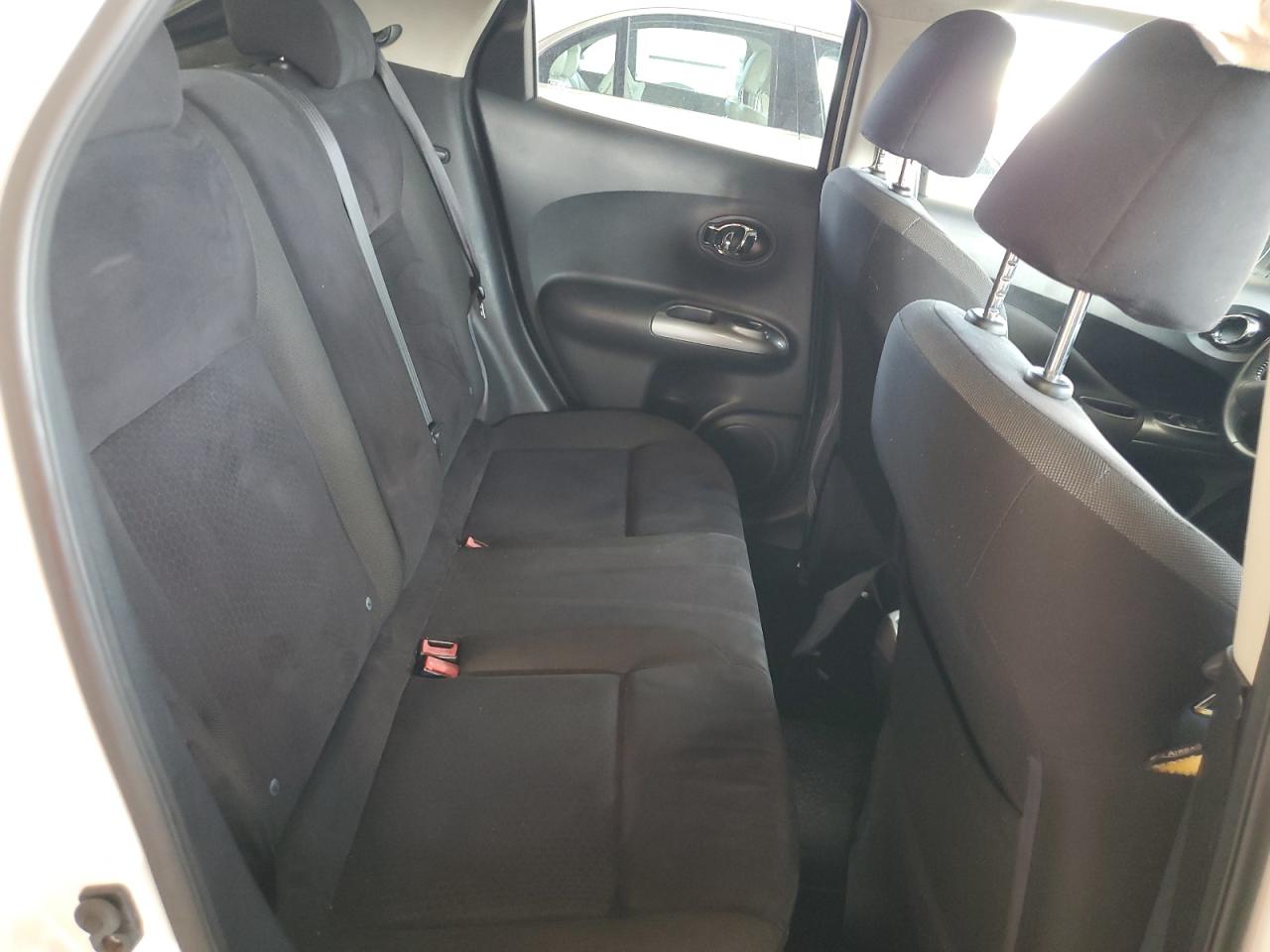 2015 Nissan Juke S VIN: JN8AF5MR0FT504570 Lot: 63292274