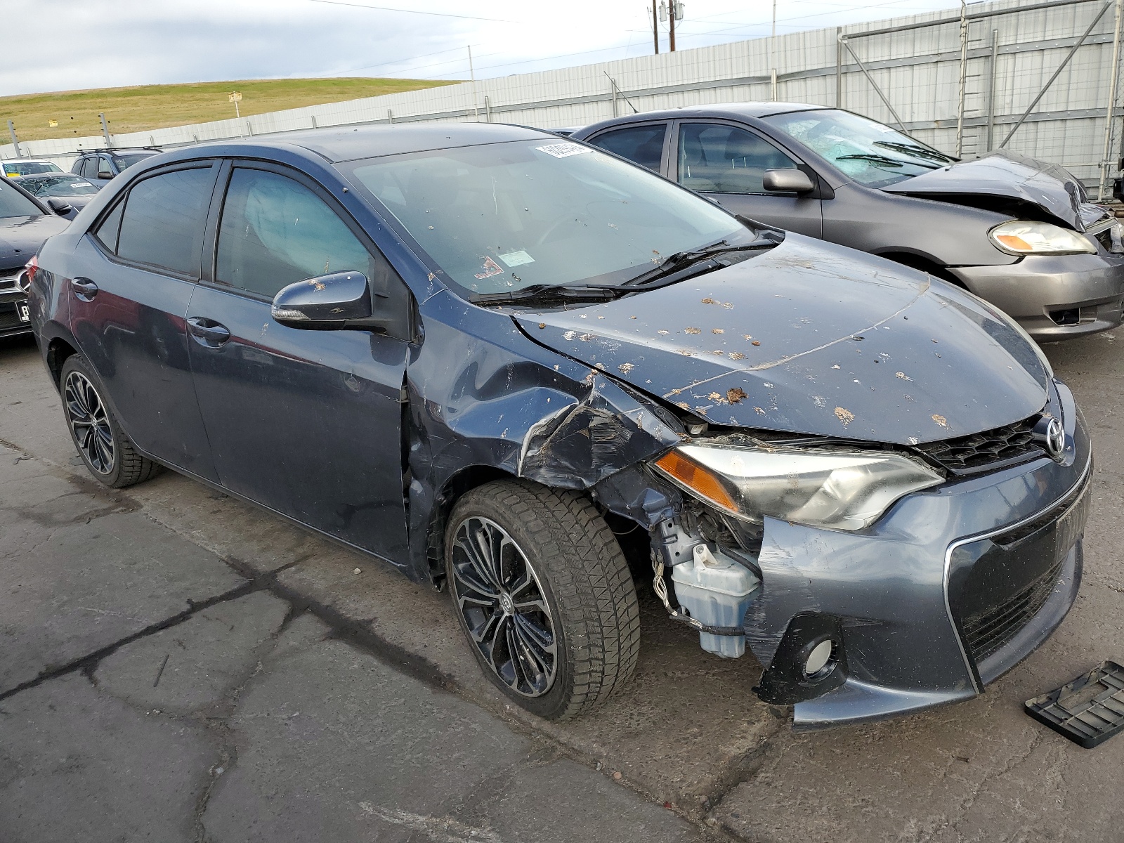 2015 Toyota Corolla L vin: 5YFBURHE1FP226774