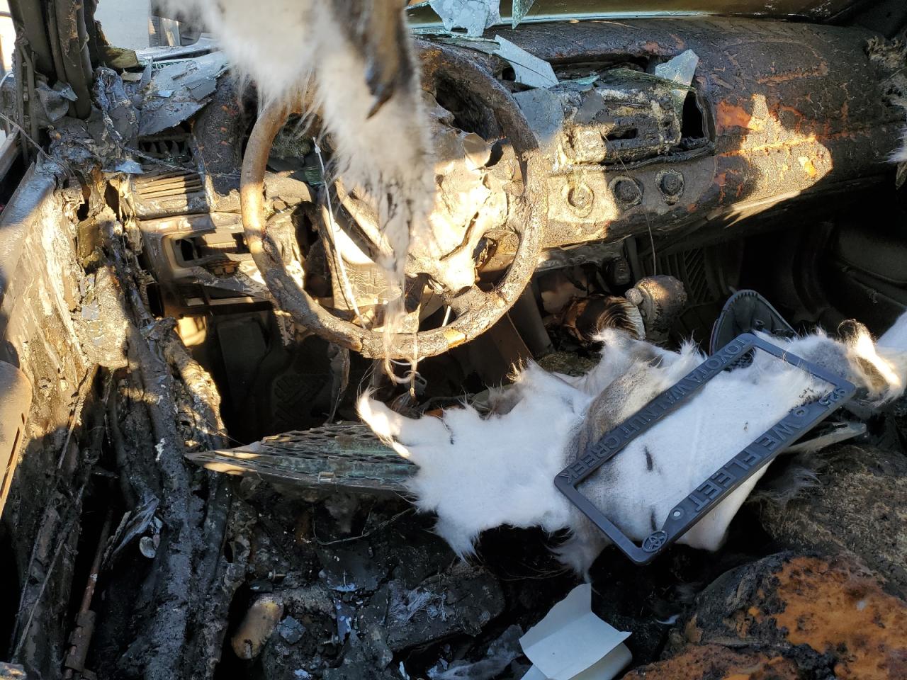 2003 Toyota Camry Le VIN: 4T1BE32K83U758199 Lot: 62495784