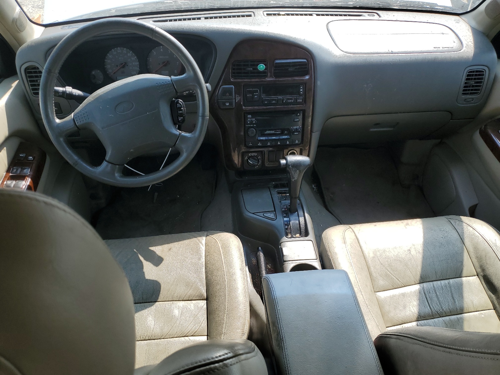 JNRAR07YXYW075903 2000 Infiniti Qx4