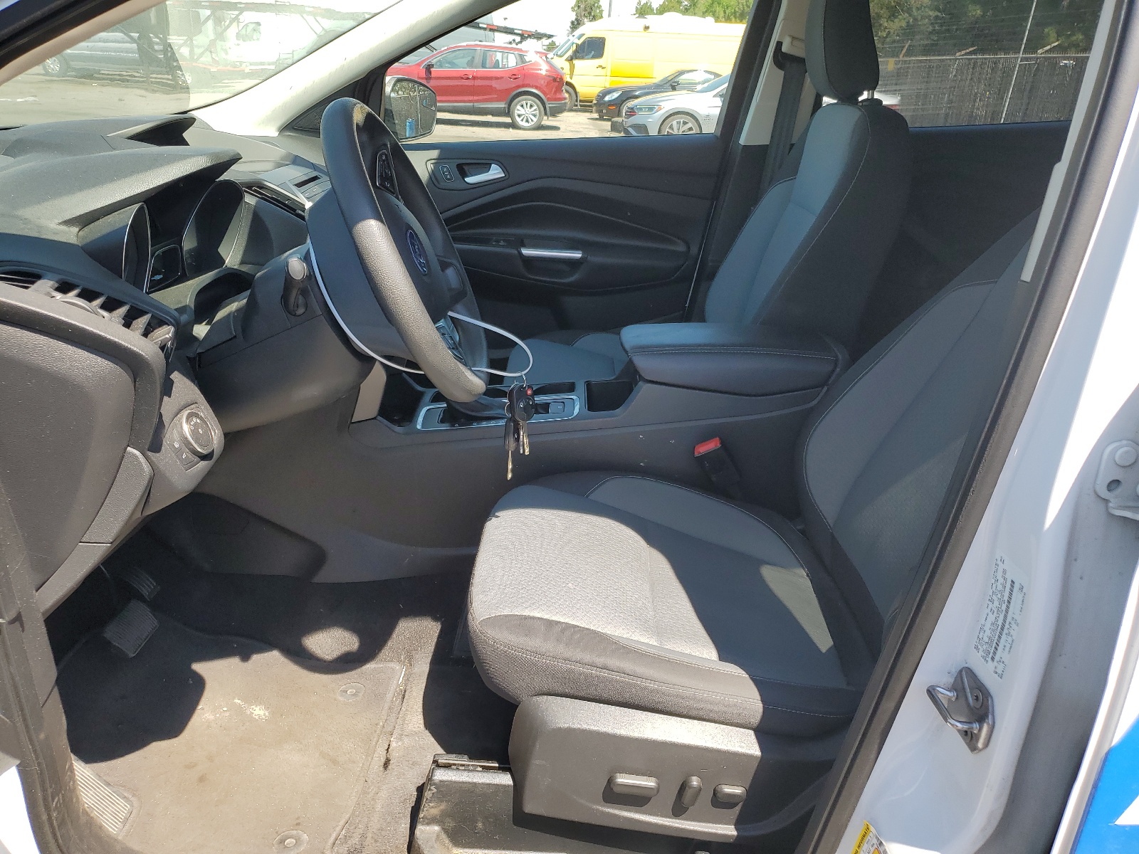 1FMCU9GD4JUD23584 2018 Ford Escape Se