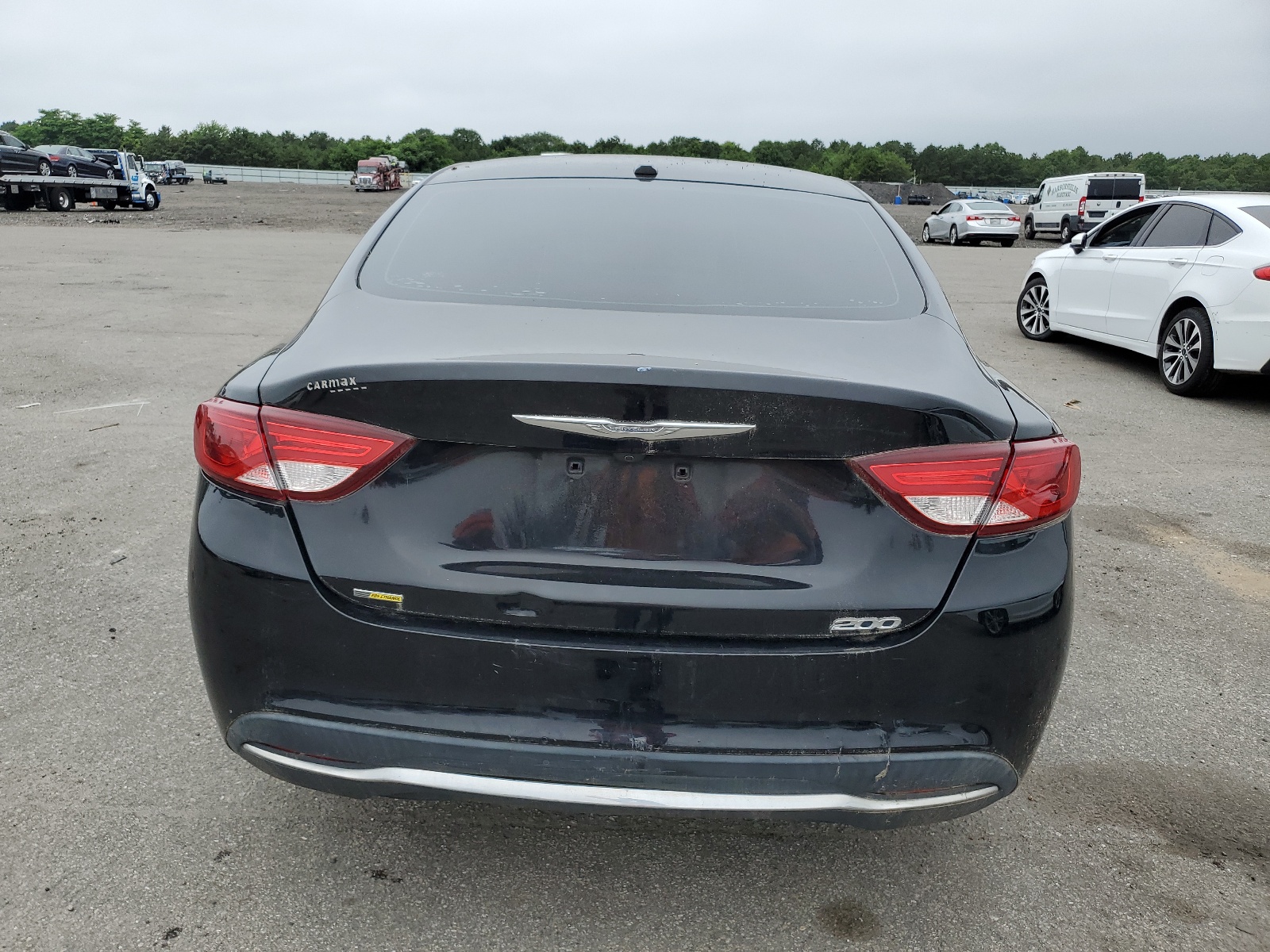 2015 Chrysler 200 Limited vin: 1C3CCCAB8FN718367