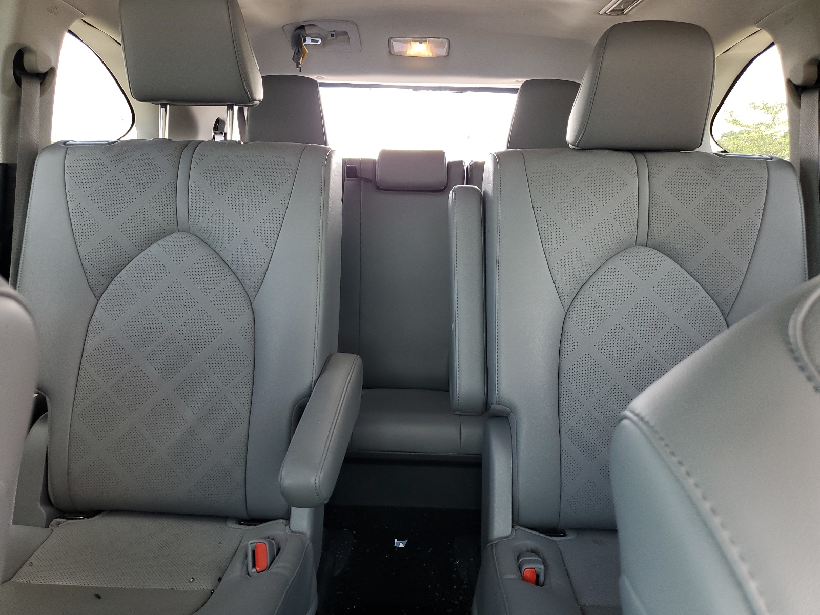 5TDFZRBH3NS256208 2022 Toyota Highlander Platinum