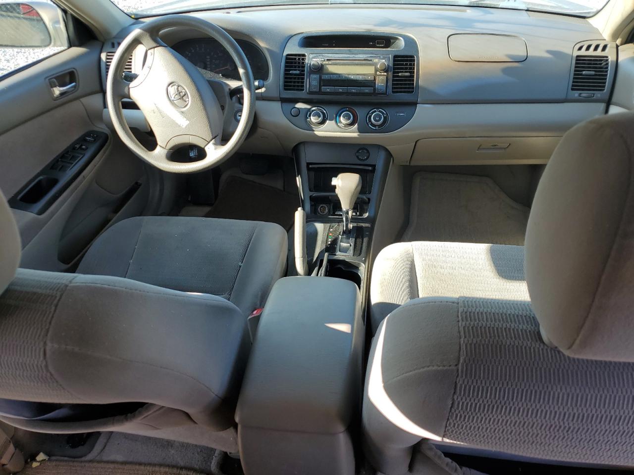 2005 Toyota Camry Le VIN: 4T1BF32K25U608881 Lot: 63408944