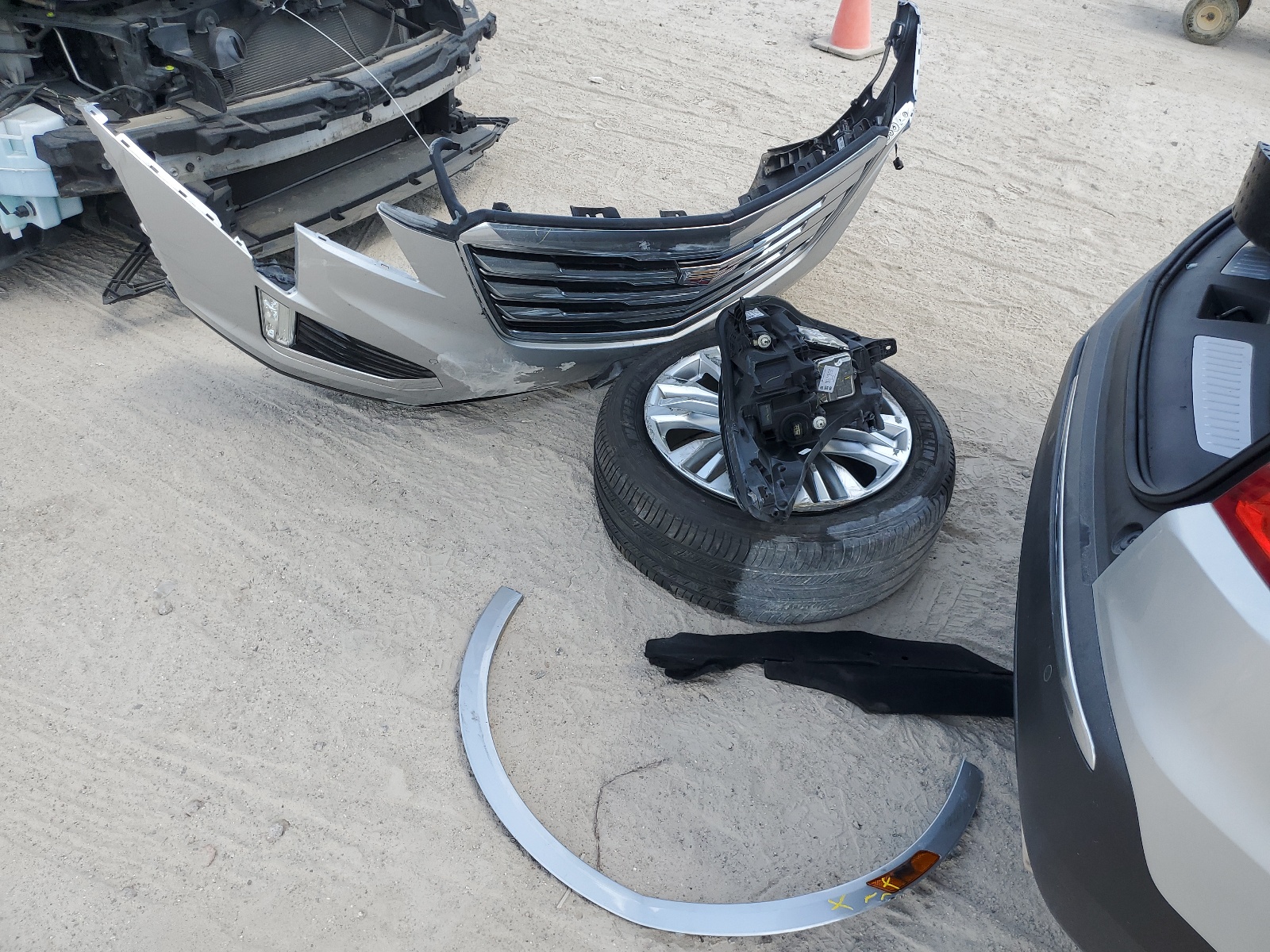 1GYKNERS6JZ198909 2018 Cadillac Xt5 Premium Luxury