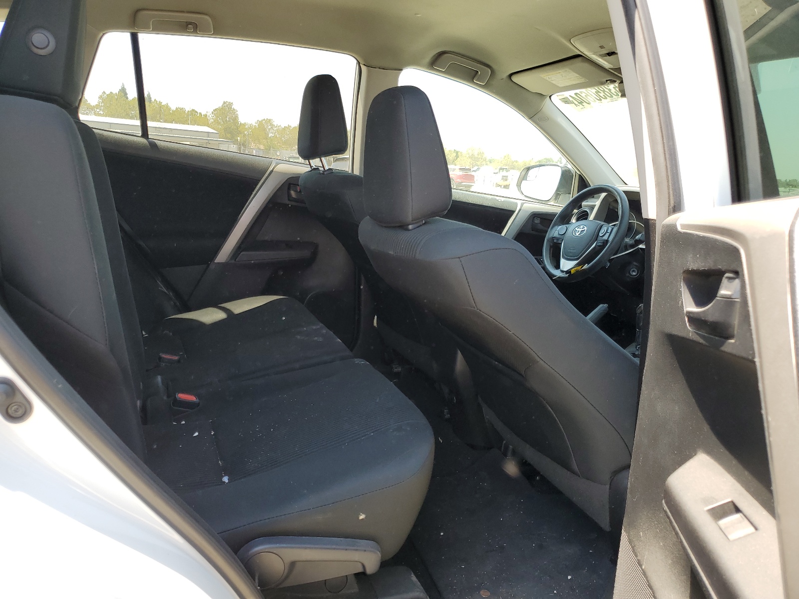 2T3ZFREV9HW352192 2017 Toyota Rav4 Le