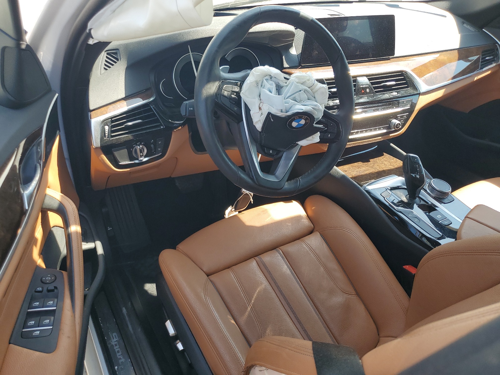 WBAJE7C58KG892608 2019 BMW 540 Xi