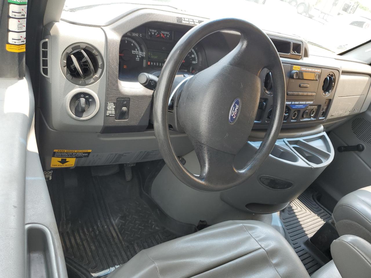 2009 Ford Econoline E450 Super Duty Cutaway Van VIN: 1FDXE45S59DA86814 Lot: 63762274